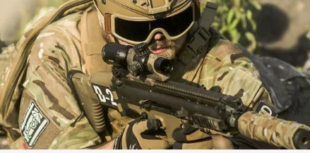What are the differences in the legal regulations on camouflage clothing in different countries?